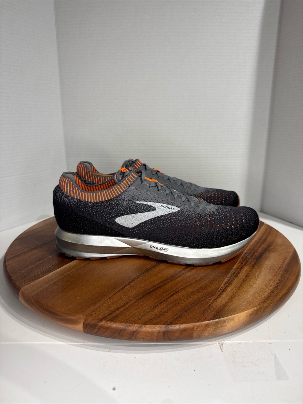 Brooks Levitate 2 Running Sneakers Men’s Size 10 Gray Orange Shoes Athletic